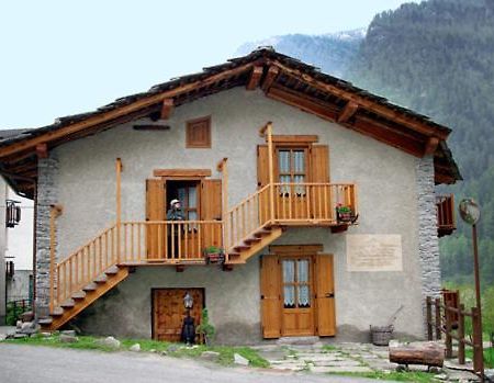 Agriturismo Il Mulino Delle Fucine Villa Casteldelfino Exterior photo